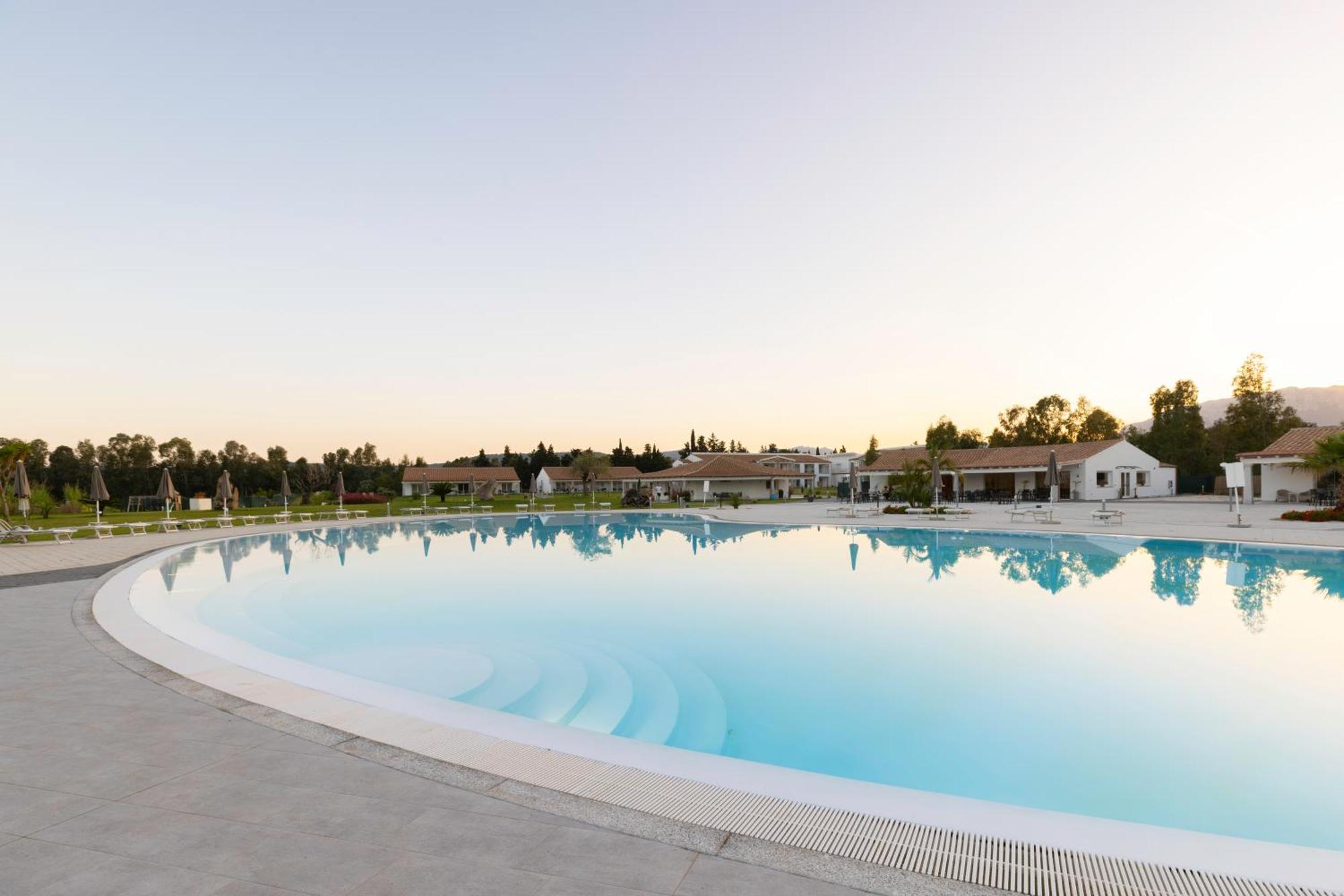 Hotel S'Arena Beach Ла-Калетта Экстерьер фото